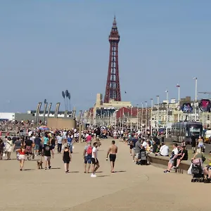 Seaside - Comfortable - Double, King & Super King Beds - Blackpool